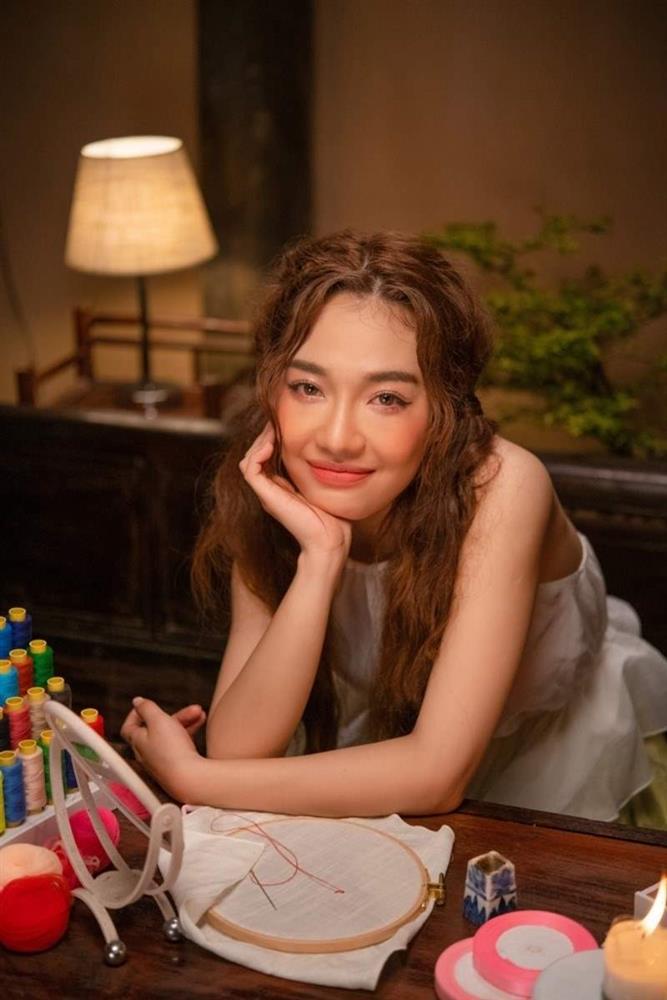 Tân binh hoa sen Hoàng Duyên vướng nghi án đạo nhạc phim Hàn nổi tiếng?-5