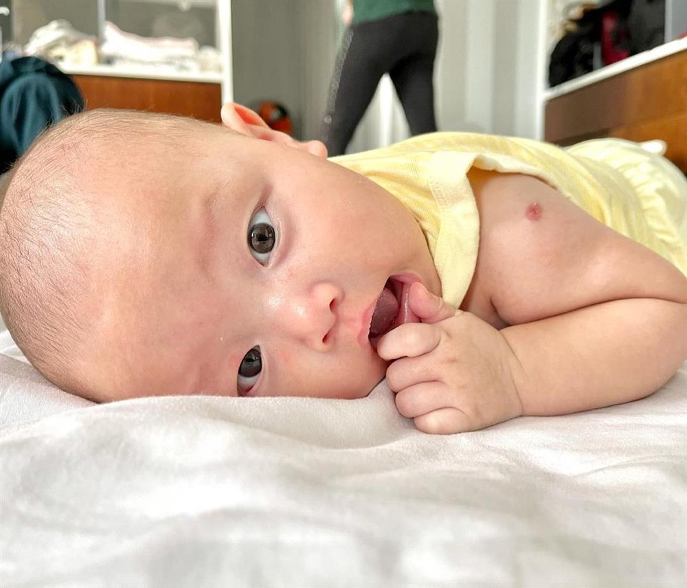 Các con hot hơn mẹ, Hồ Ngọc Hà lo ngại vứt Instagram-8