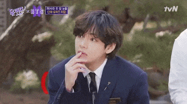 Cô gái may mắn được BTS dán chặt con mắt, chào đón hơn sao hạng A-3