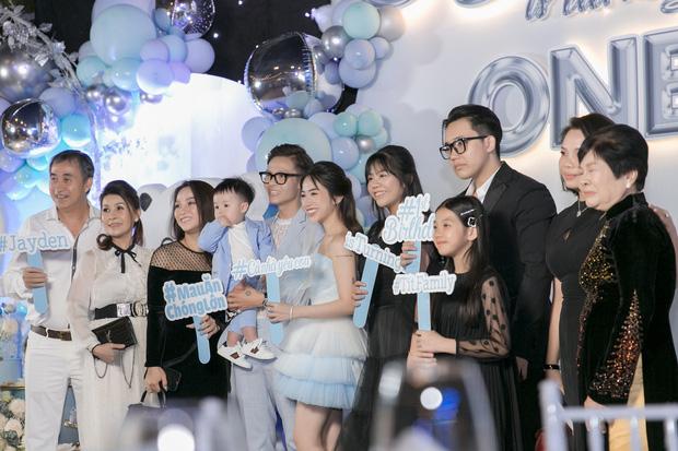 Vợ cả Minh Nhựa xuất hiện trong sinh nhật cháu ngoại-4