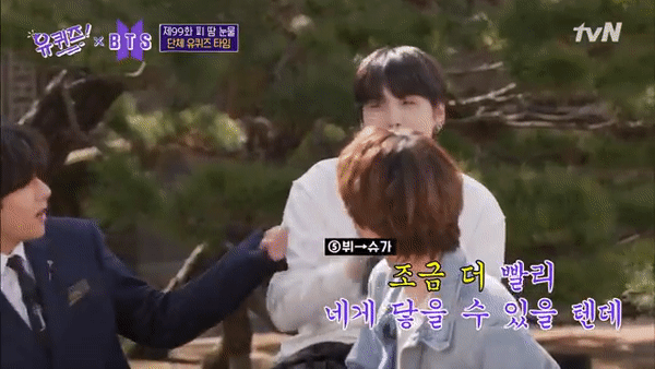 RM, Suga BTS tấu hài cực mặn với giọng hát hết hồn theo năm tháng-4