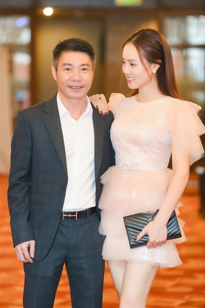 Công Lý than tài khoản hết tiền, vợ mới cưới thể hiện chất chơi-2