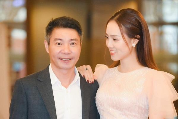 Công Lý bình luận bệnh hoạn vào ảnh bikini đồng nghiệp-9