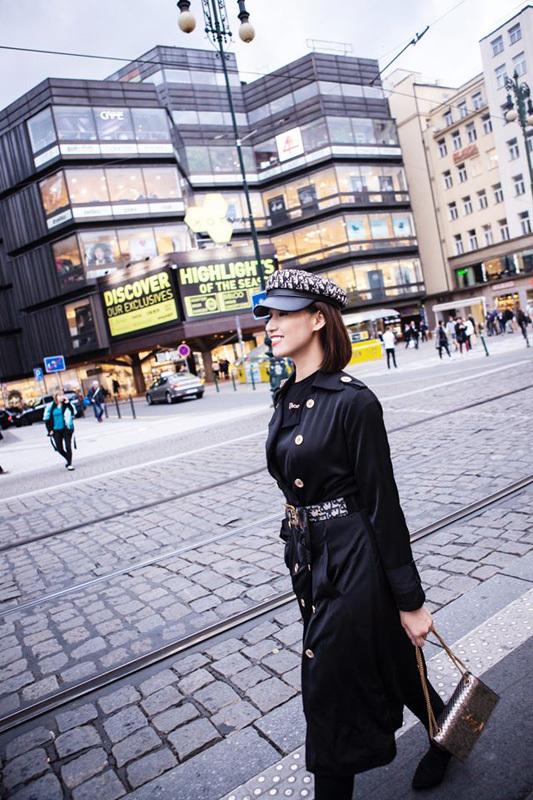 Bỏng mắt trước vòng 1 phồn thực của Lã Thanh Huyền-16