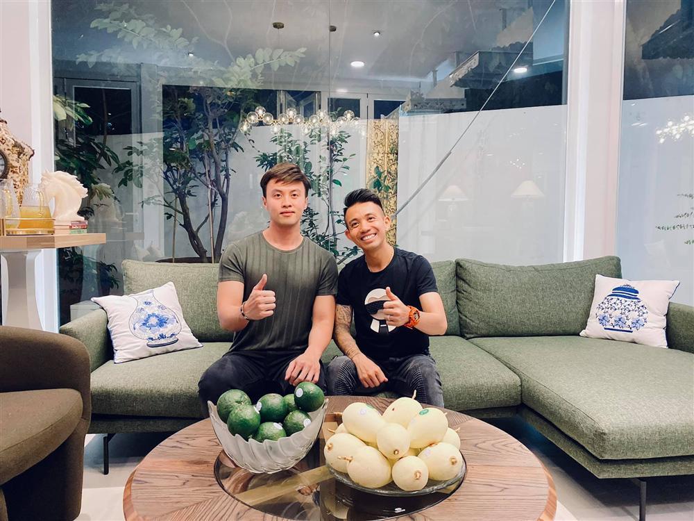 Shark Khoa chạnh lòng dự sinh nhật cháu trai Minh Nhựa-2