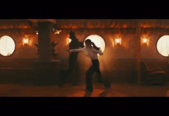 IU 50 sắc thái trong MV mới, tạm biệt thanh xuân mà vui quá thể!-5