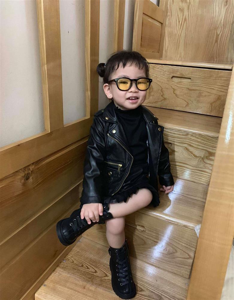 Bé gái đóng con trai Quỳnh Búp Bê ngày ấy - bây giờ-8