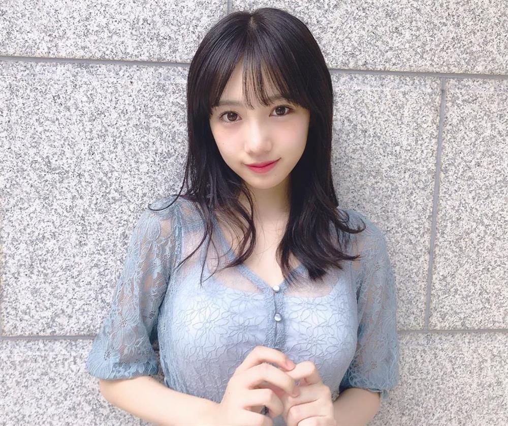 Nữ ca sĩ Nhật Bản sẽ sụp đổ vì vào khách sạn với 2 sao nam?-1