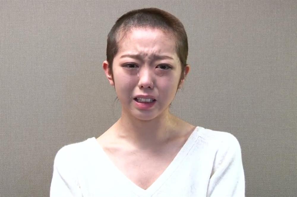 Nữ ca sĩ Nhật Bản sẽ sụp đổ vì vào khách sạn với 2 sao nam?-2