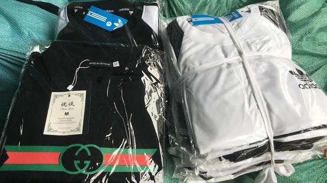 Cận cảnh kho hàng giả Adidas, Nike, Gucci, LV... ở Hà Nội của ông chủ 9x-4