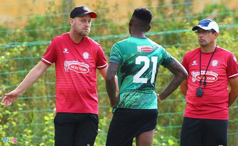 Hoàng Thịnh nghỉ tập ở CLB TP.HCM-2