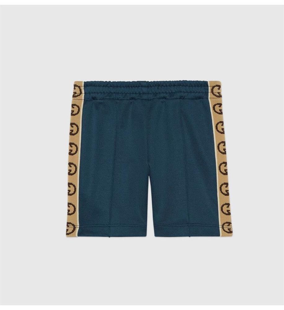 Loạt đồ hiệu đắt đỏ cháu ngoại Minh Nhựa diện ở tiệc thôi nôi-6