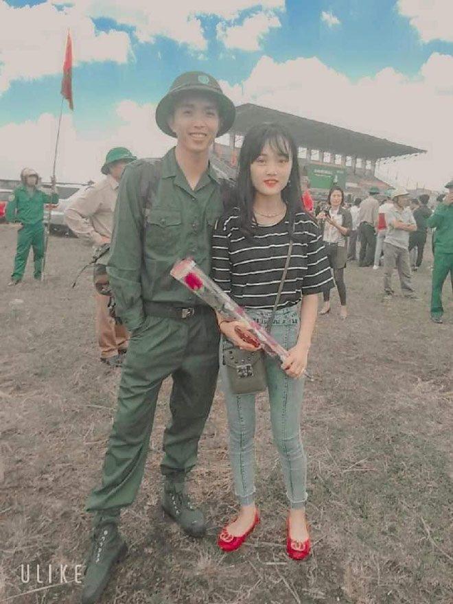 Cặp đôi xứ Nghệ gây bão vì nụ hôn ngày nhập ngũ 2 năm trước, giờ đã về chung nhà-2