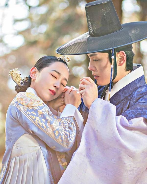 Shin Hye Sun bị tẩy chay vì đóng Mr. Queen-2