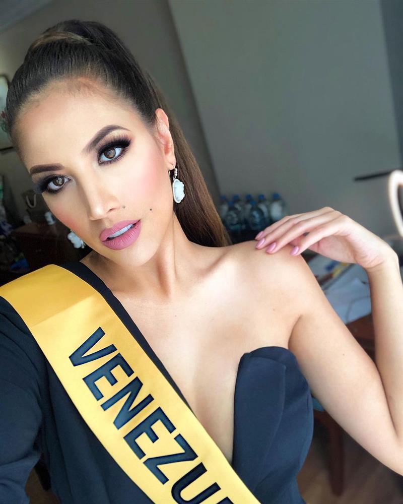 Hoa hậu Venezuela nghi lộ vùng cấm địa trên sân khấu Miss Grand-8