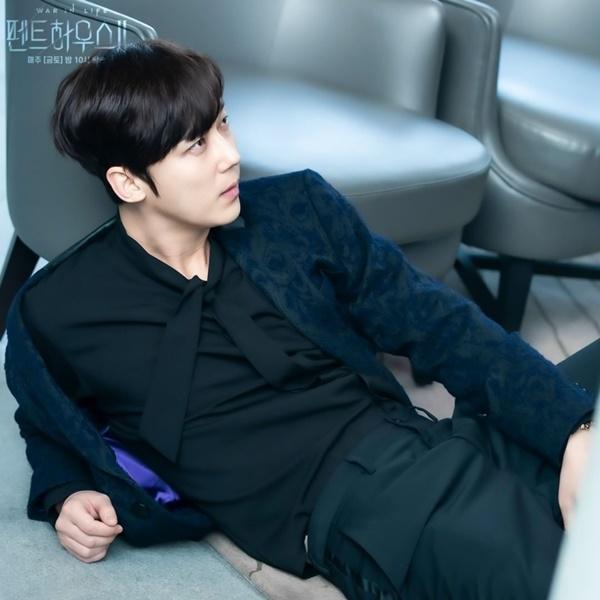 Ju Dan Tae - trùm phản diện vàng Penthouse: Giết ai - Người đó sống lại!-7