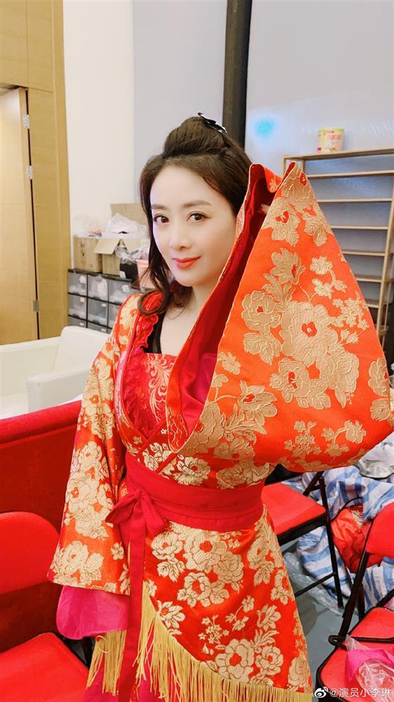 Mỹ nhân Lên Nhầm Kiệu Hoa, Được Chồng Như Ý trẻ đẹp tuổi 41-3