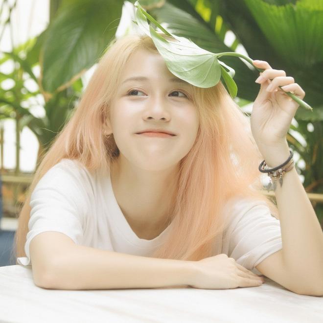 Hậu Hoàng lộ mặt mộc, nhan sắc không son phấn trông thế nào?-3