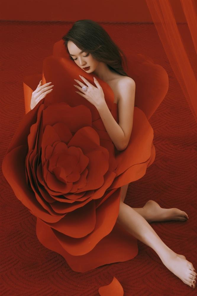 Kaity Nguyễn bị tố đạo nhái Nghê Ni-3