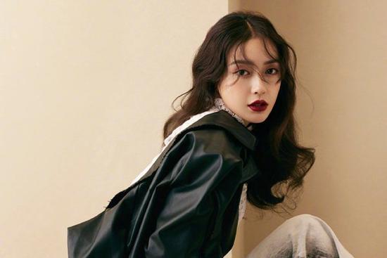 Angela Baby tự để lộ dấu hiệu ly hôn Huỳnh Hiểu Minh