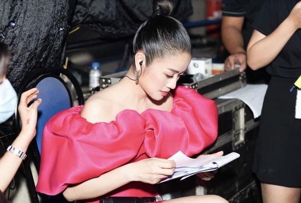 Profile khủng nữ MC dẫn trực tiếp lễ khai mạc Sea Games 31-3