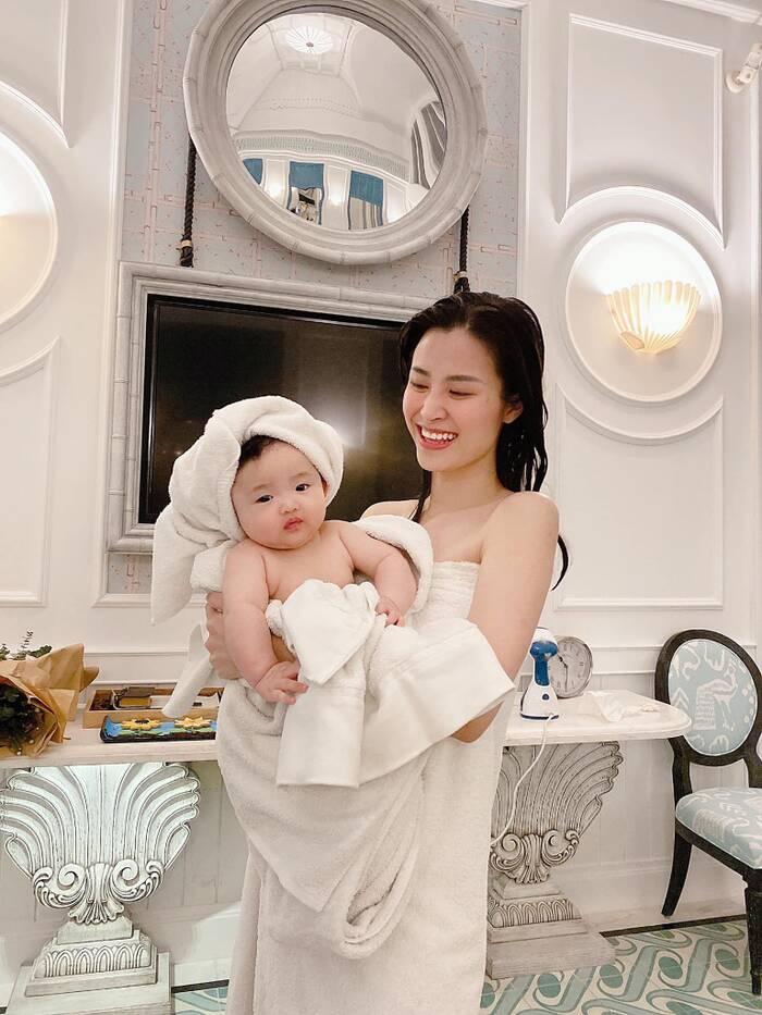 Xỉu up xỉu down với biểu cảm của con gái Đông Nhi-4