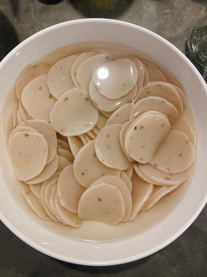 Món ngon cuối tuần: Lạ miệng với bánh phồng tôm nấu hải sản-1