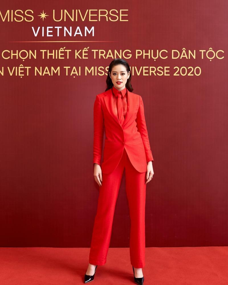 Quốc phục dự thi Miss Universe của Khánh Vân bị tố đạo nhái-1