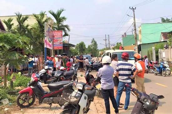 Vụ án mạng 3 người thương vong: Ghen tuông, chồng đâm chết đầu bếp, chém vợ cũ rồi tự sát