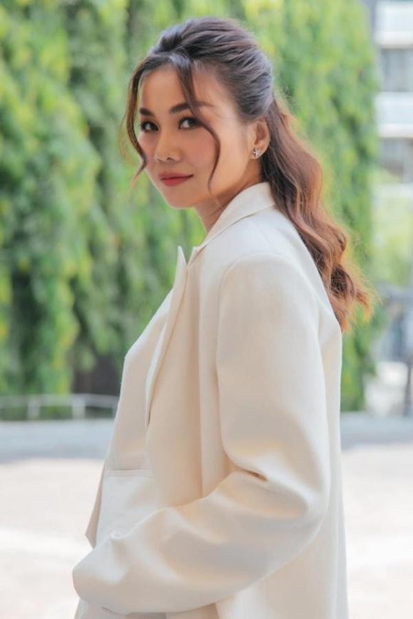 Thanh Hằng lên đồ cực "chất" đi sự kiện cuối tuần.