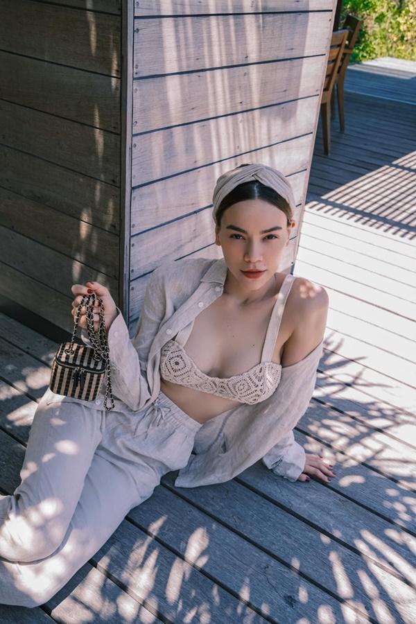 Hồ Ngọc Hà khoe thân hình bốc lửa sau sinh, vòng 1 căng đầy khiến người đối diện khó rời mắt.