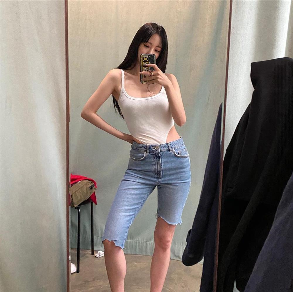 Style sao Hàn: BLACKPINK Rosé đọ eo mini với Han Ye Seul-1