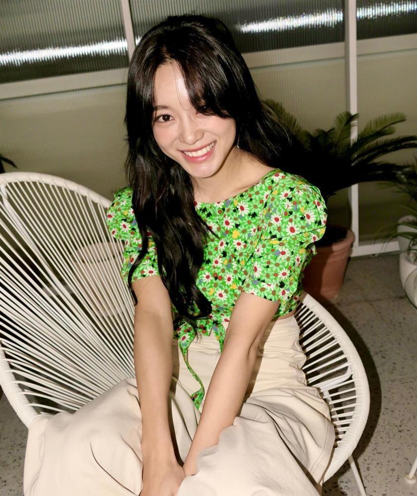 Style sao Hàn: BLACKPINK Rosé đọ eo mini với Han Ye Seul-3