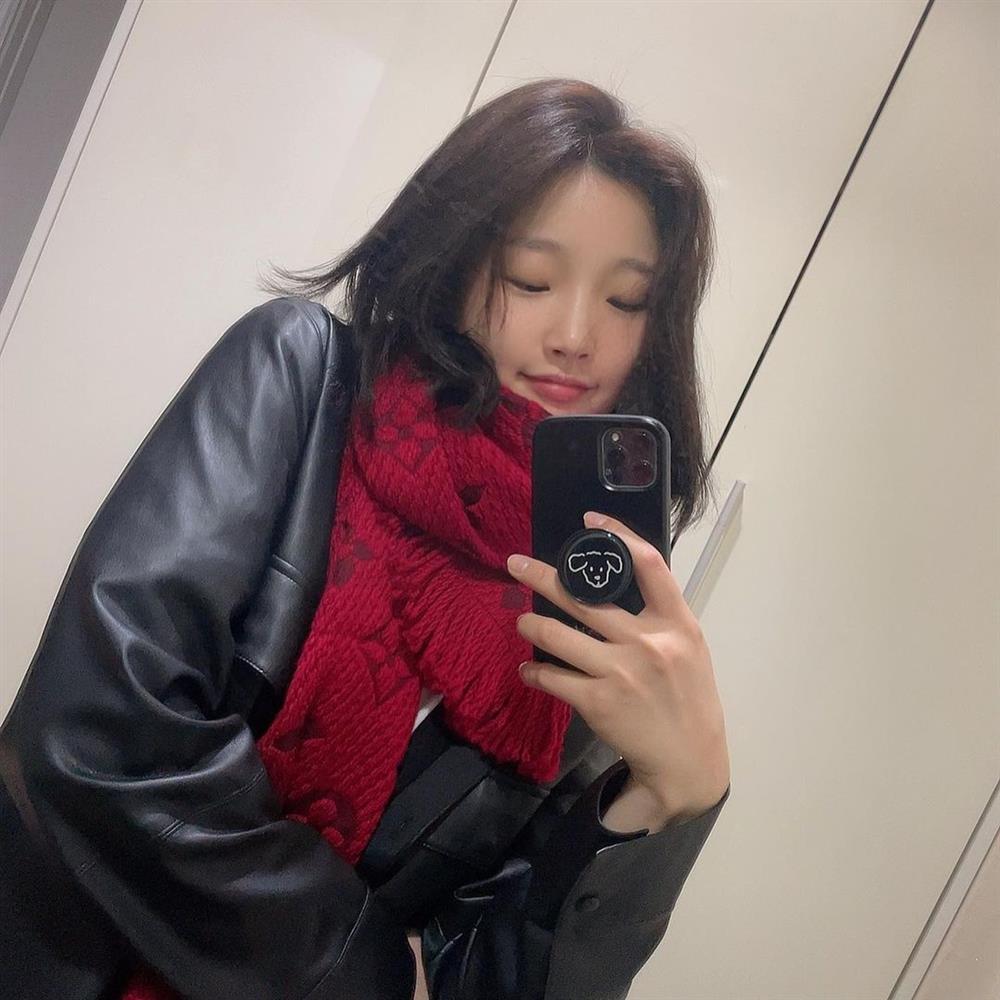 Style sao Hàn: BLACKPINK Rosé đọ eo mini với Han Ye Seul-5