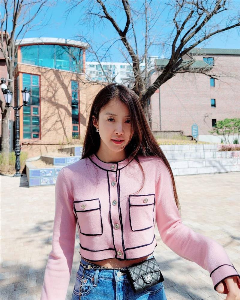 Style sao Hàn: BLACKPINK Rosé đọ eo mini với Han Ye Seul-6