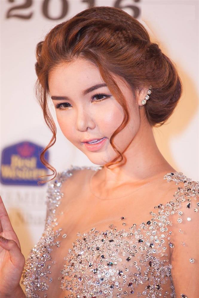 Những bộ phận bị cho biến dạng vì phẫu thuật thẩm mỹ của sao Việt-8