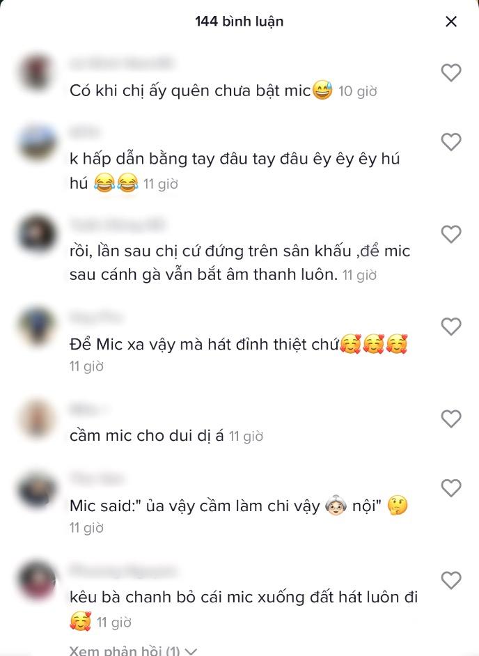 Phương Thanh để mic dưới bụng hát vang hội trường, fans tên réo Chi Pu-2