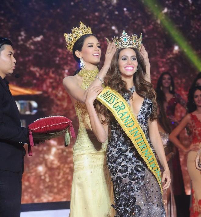 Miss Grand International 2014: Daryanne Lees đến từ Cuba là thí sinh đoạt vương miện.