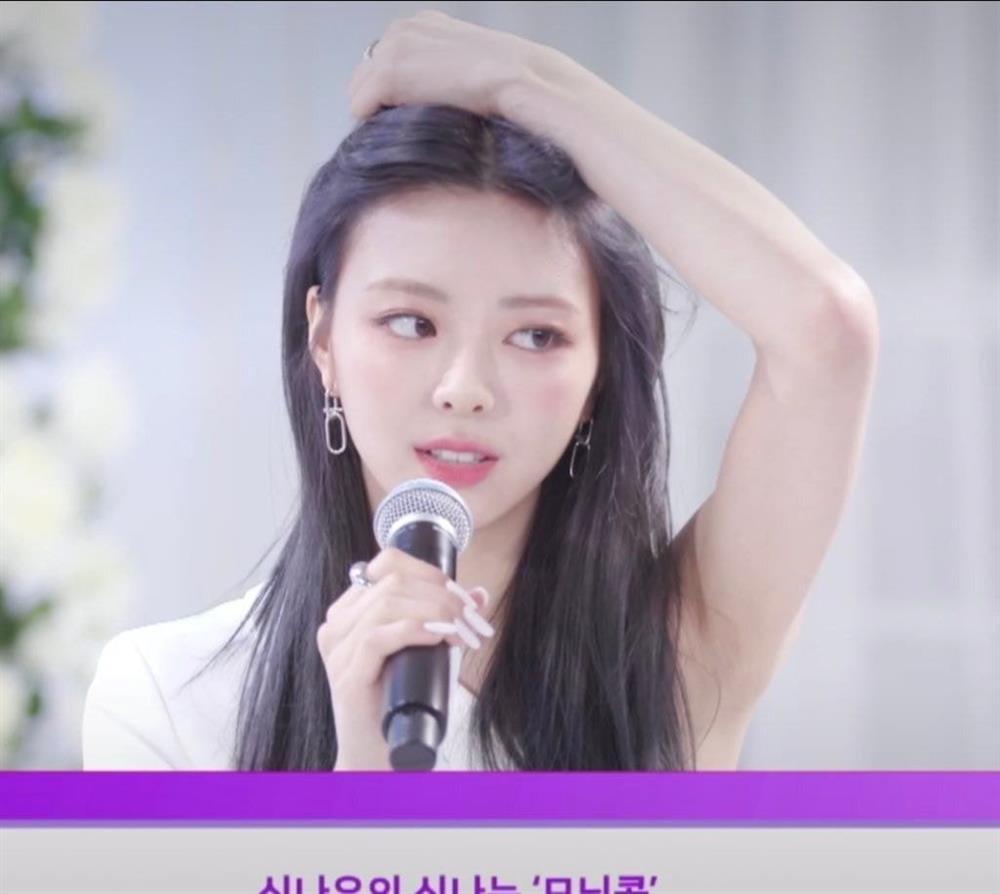 Sốt xình xịch visual bất chấp mọi loại cam nhòe nhoẹt của em út ITZY-5