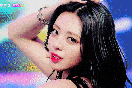 Sốt xình xịch visual bất chấp mọi loại cam nhòe nhoẹt của em út ITZY-16