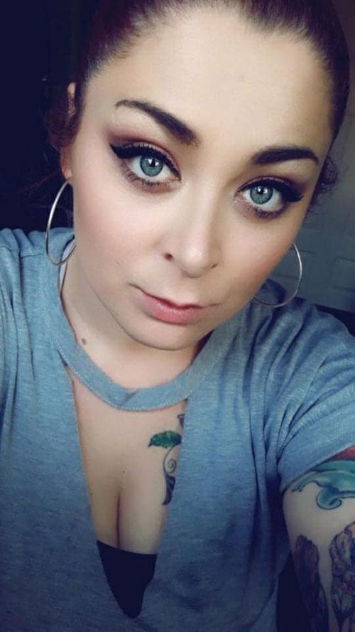 Người phụ nữ cứ gặp trai đẹp là ngất xỉu-1