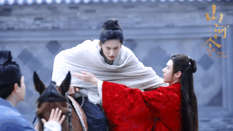 Tiếc hùi hụi những cảnh tình bể bình của Cung Tuấn và Trương Triết Hạn bị cắt khỏi Sơn Hà Lệnh-12