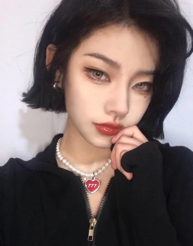 Ảnh hot girl mang tính chất minh họa: Sai một li đi một nữ thần-1