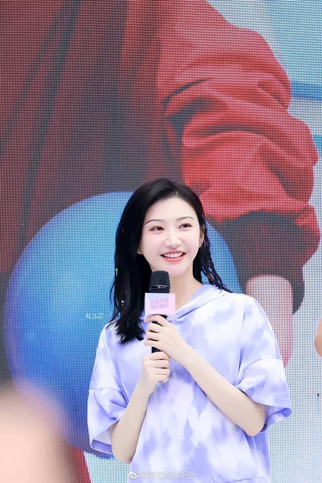 Đám đông vây kín ngắm đệ nhất mỹ nữ Bắc Kinh Cảnh Điềm-3