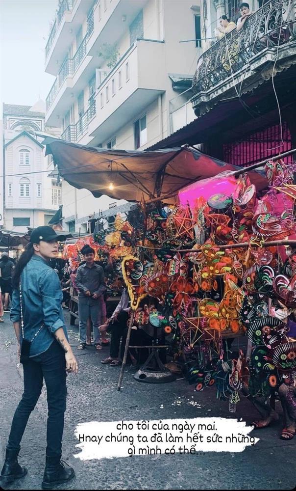 Huy Trần công khai tháp tùng Ngô Thanh Vân: Muốn khoe với cả thế giới hay gì?-1