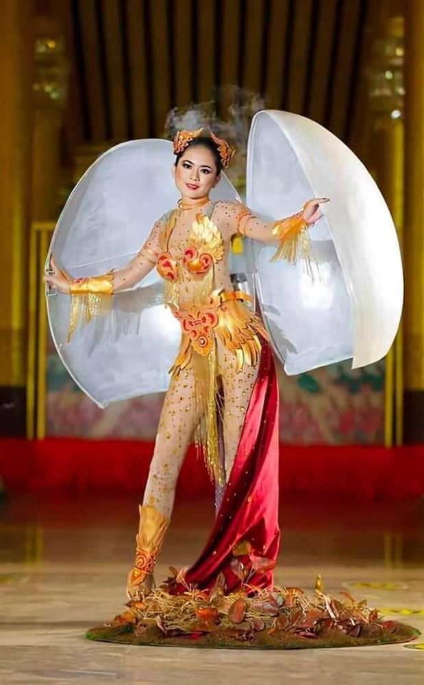 Quốc phục dự thi Miss Universe của Khánh Vân bị tố đạo nhái-8