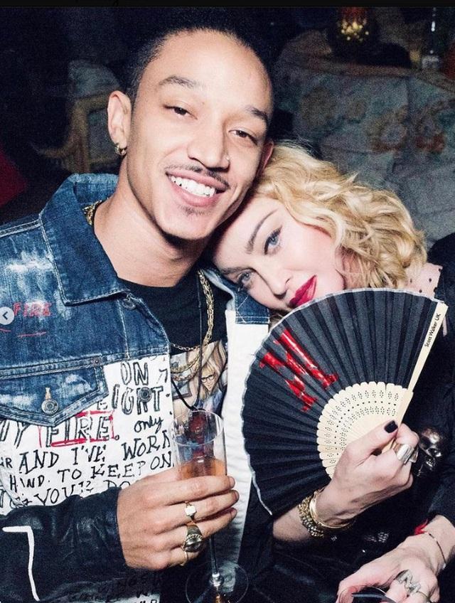 Choáng với ảnh nóng táo bạo của diva 63 tuổi Madonna-4