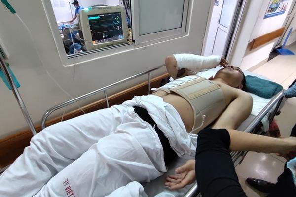 Vụ sập sàn chung cư ở Hà Nội: Nạn nhân gãy xương sống-1