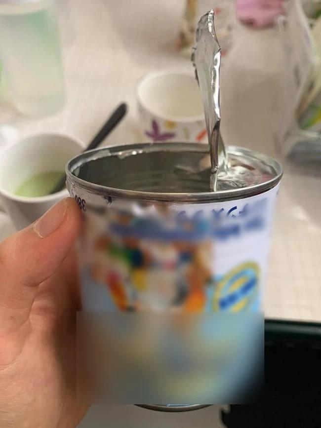 Đục xong hộp sữa thì sững người phát hiện cách mở thực sự không tốn sức đến vậy-1