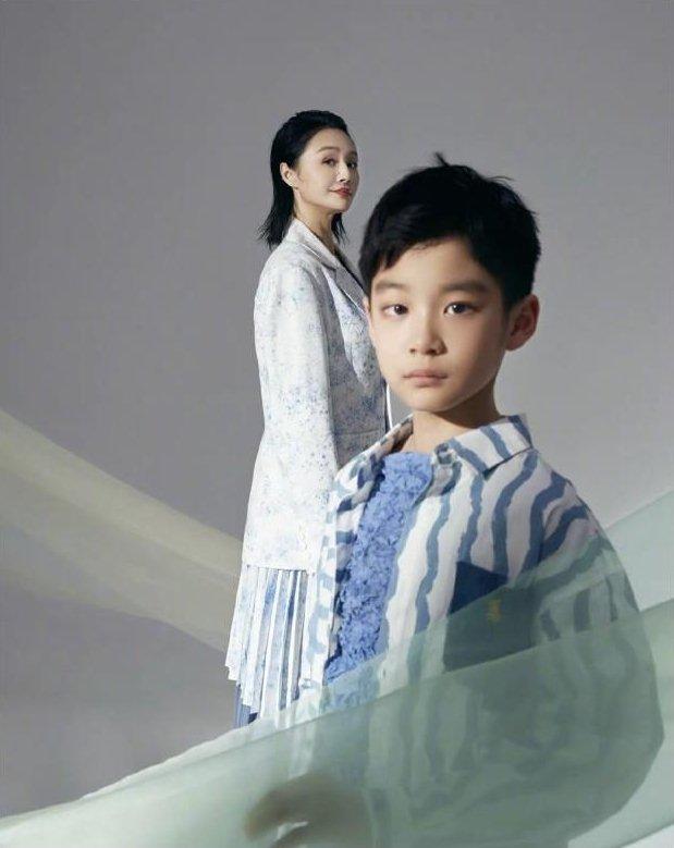 Con trai đệ nhất mỹ nhân cổ trang Tào Dĩnh ra dáng soái ca-3